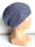 Handgemachte Damenmütze AUREA 100% Baby Merino plus Mohair und Seide 37/39 Hell Lavendel mit Blau