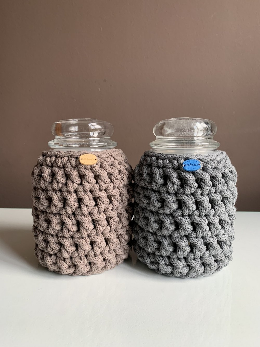 Ręcznie robiony Sweterek na świecę ze sznurka bawełnianego 700 Kakao