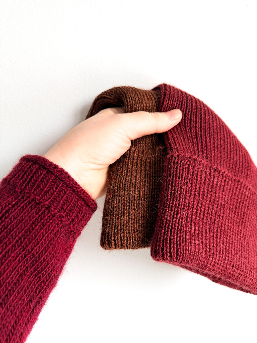 Czapka wywijana HELEN 100% Alpaka 9040 ostrokrzew