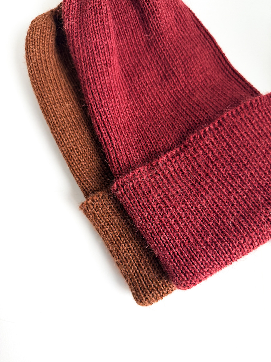 Czapka wywijana HELEN 100% Alpaka 9040 ostrokrzew