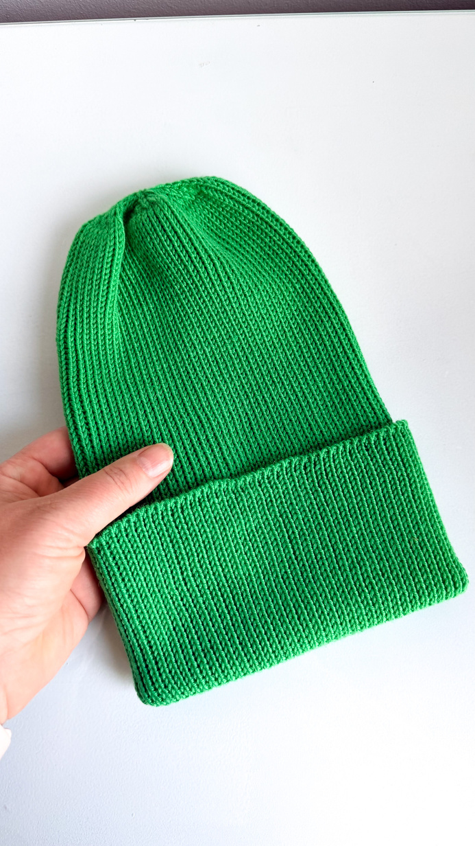 VARELLA – czapka z wełny merino baby 31 jaskrawozielona