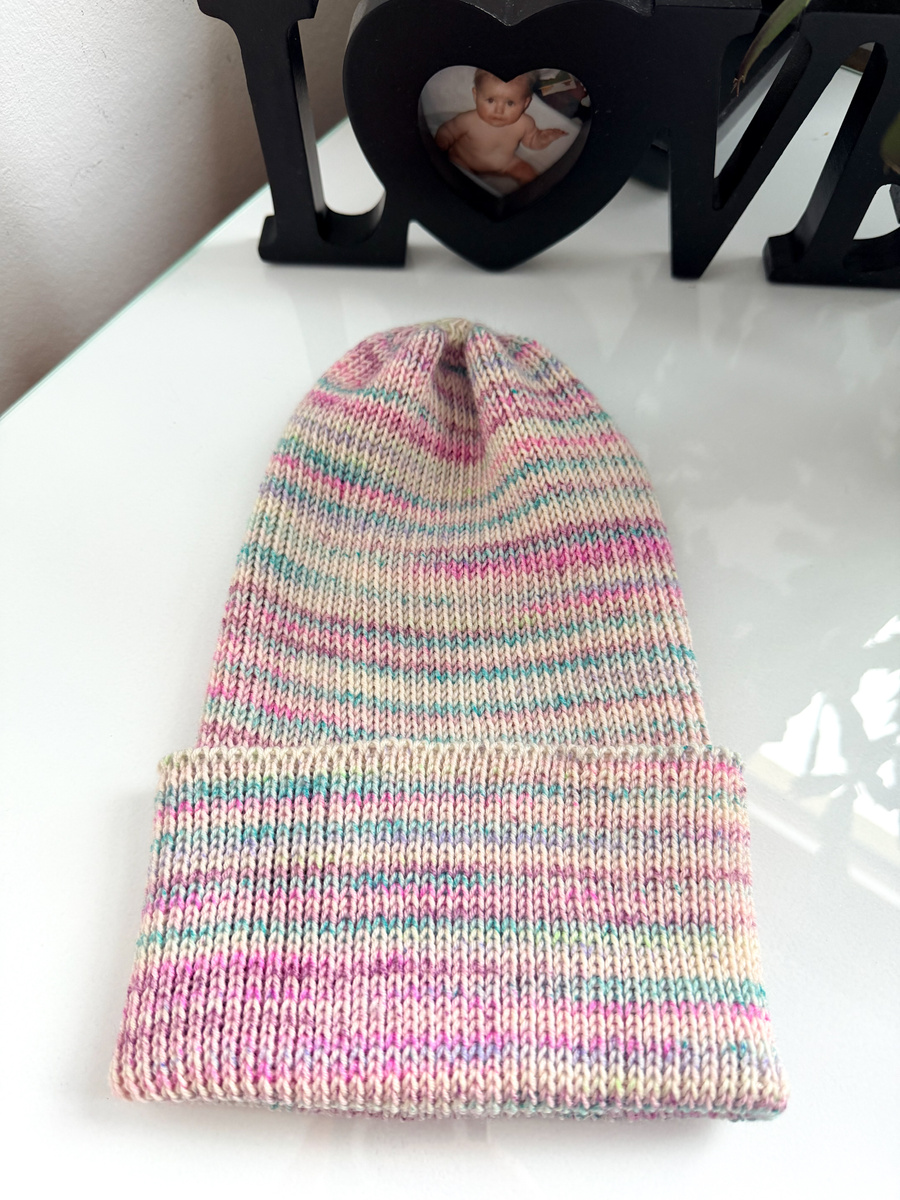 Beanie czapka z wełny merino VARELLA 100% Baby Merino Print 105 magiczna beza