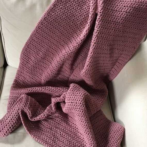 Sweterek, ocieplacz na świecę niebieski