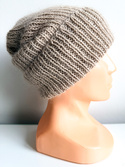 Ręcznie robiona czapka beanie AUREA 100% Baby Merino plus moher i jedwab 64/54 jasny dąb
