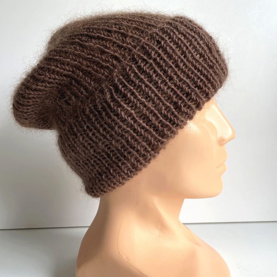 Ręcznie robiona czapka beanie AUREA 100% Baby Merino plus moher i jedwab 52/35 czekolada