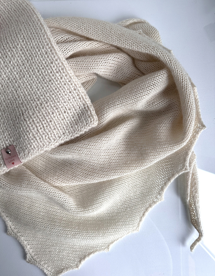 Czapka robiona na drutach KIARA 100% Alpaka 100 Ecru