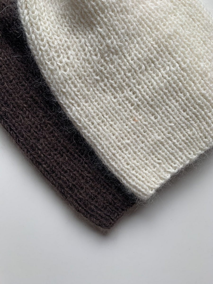 Handmade women’s hat AUREA 100% Baby Merino plus mohair and silk 02/01 Ecru