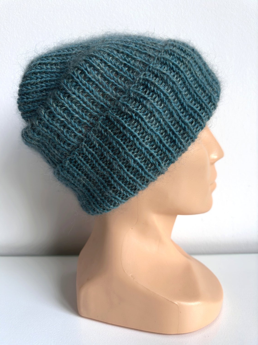 Ręcznie robiona czapka beanie AUREA 100% Baby Merino plus moher i jedwab 02 Czarny