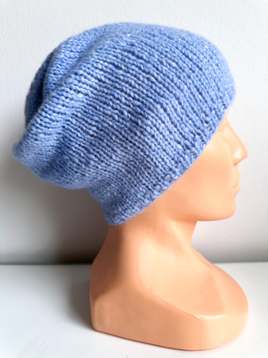 Ciepła czapka ręcznie robiona CHMURKA Alpaka 44 karminowy