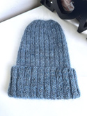 Ręcznie robiona czapka beanie AUREA 100% Ręcznie farbowana Baby Merino plus moher i jedwab Głębia Oceanu - edycja limitowana