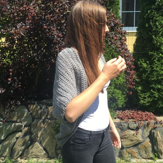 Szare "wdzianko" narzutka