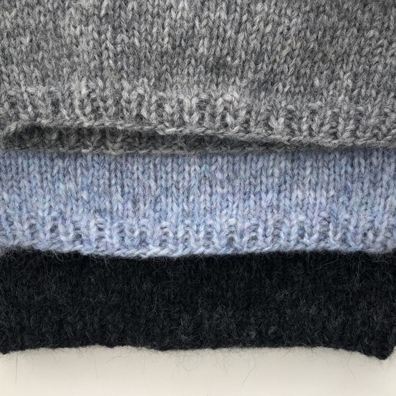 Ciepła czapka ręcznie robiona CHMURKA Alpaka 06 Antracyt