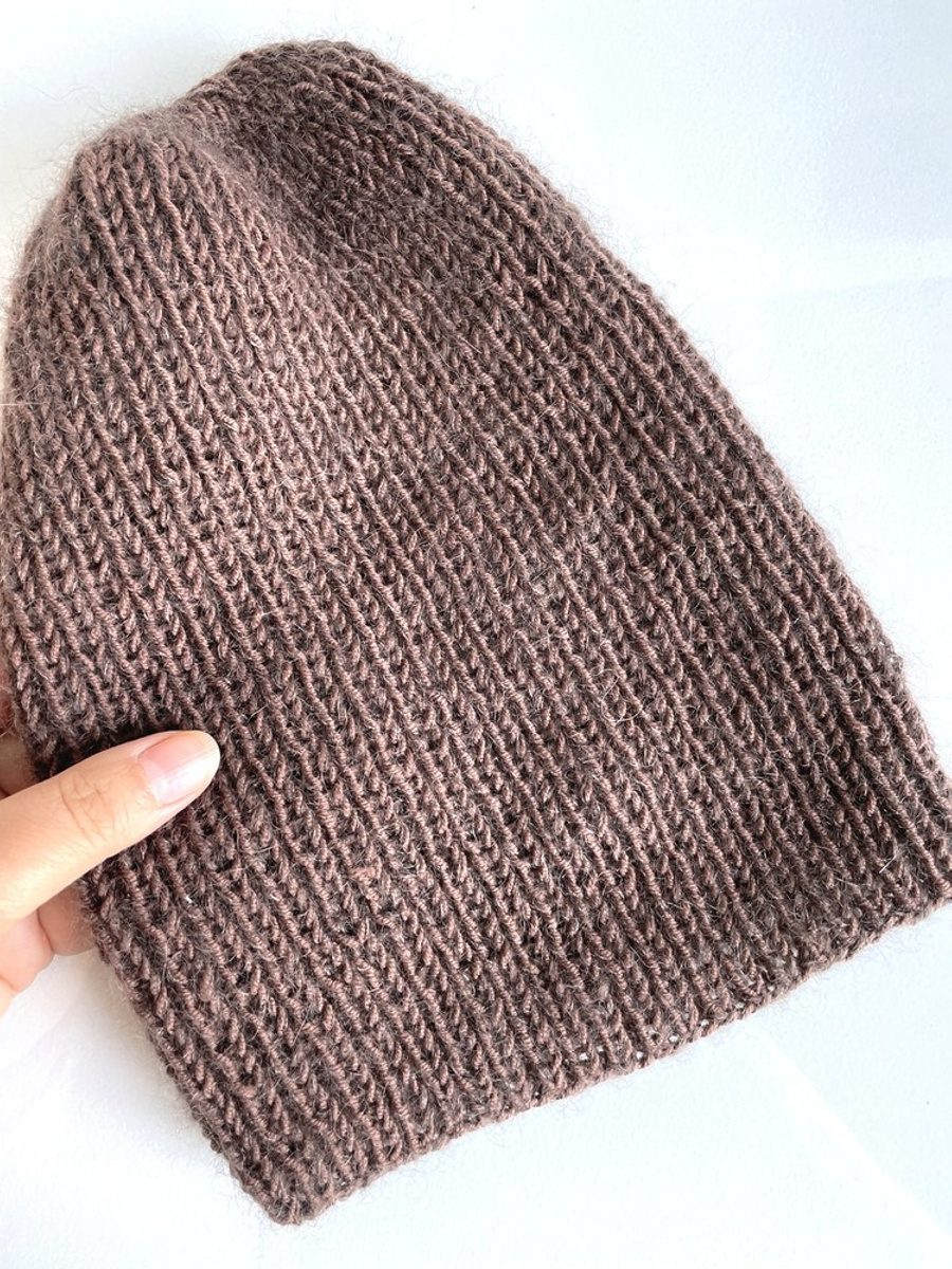 Handmade Czapka damska AUREA 100% Baby Merino plus moher i jedwab 52/15 Czekolada deserowa
