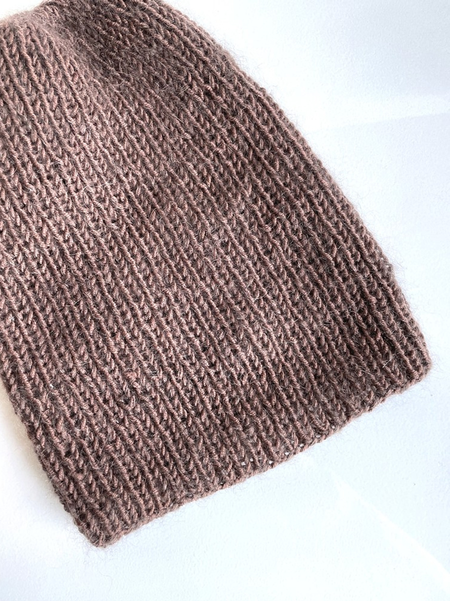Handmade Czapka damska AUREA 100% Baby Merino plus moher i jedwab 52/15 Czekolada deserowa