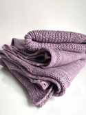 Ciepły i przytulny szal Nitkowe Love 230x35 cm 100% Baby Merino 02 Ecru