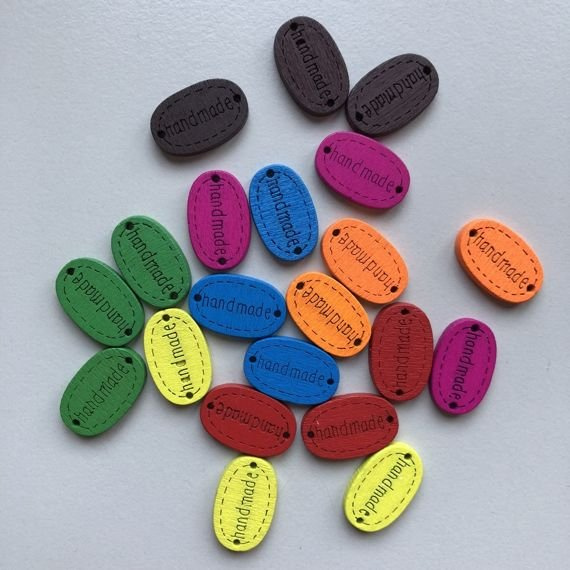 Guzik drewniany Handmade 1,8 cm fuksja