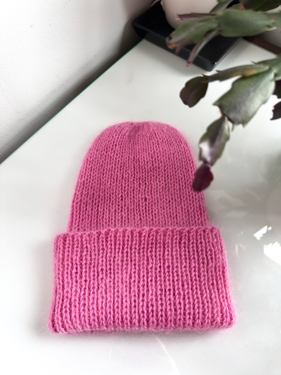 Ręcznie robiona czapka beanie AUREA 100% Baby Merino plus moher i jedwab 07/62 Lody truskawkowe