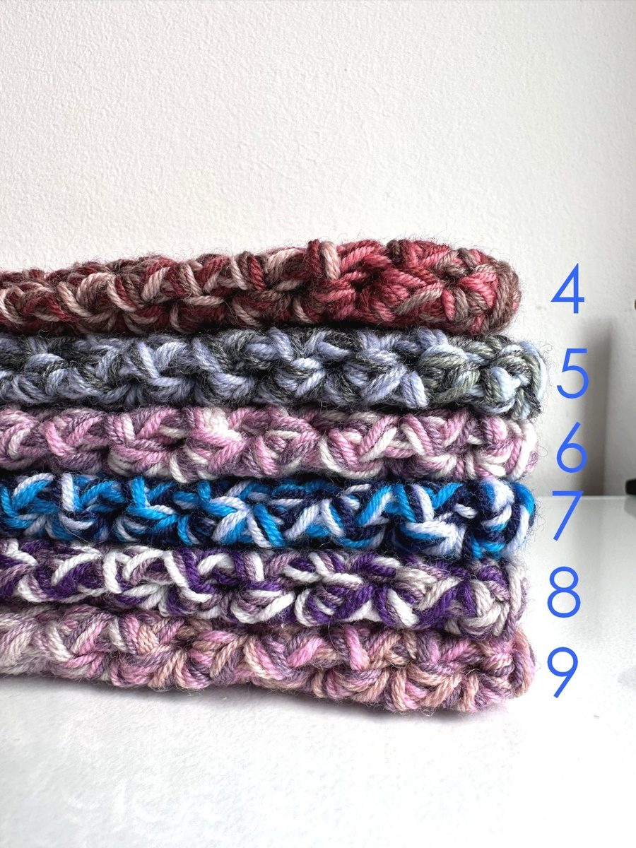 Beanie hat made of 100% Baby Merino Multicolor (shade 8, unique)
