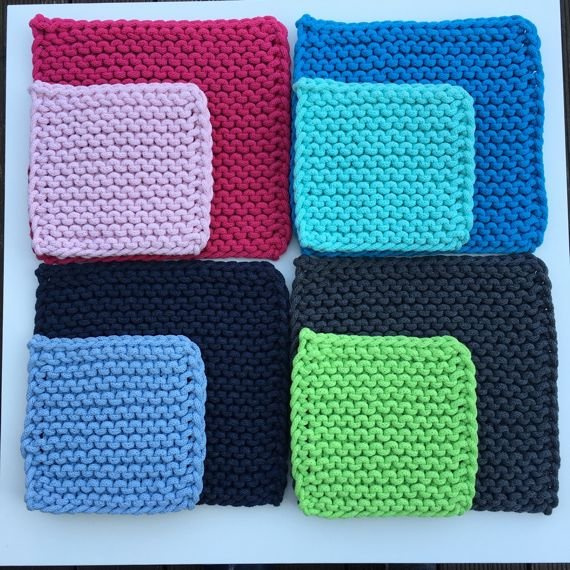 Sweterek, ocieplacz na świecę niebieski