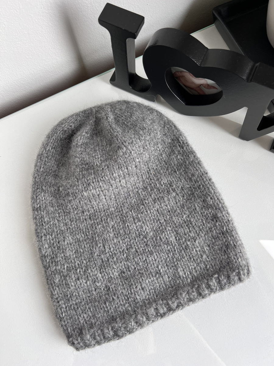 Ciepła czapka ręcznie robiona CHMURKA Alpaka 04 Średni Szary