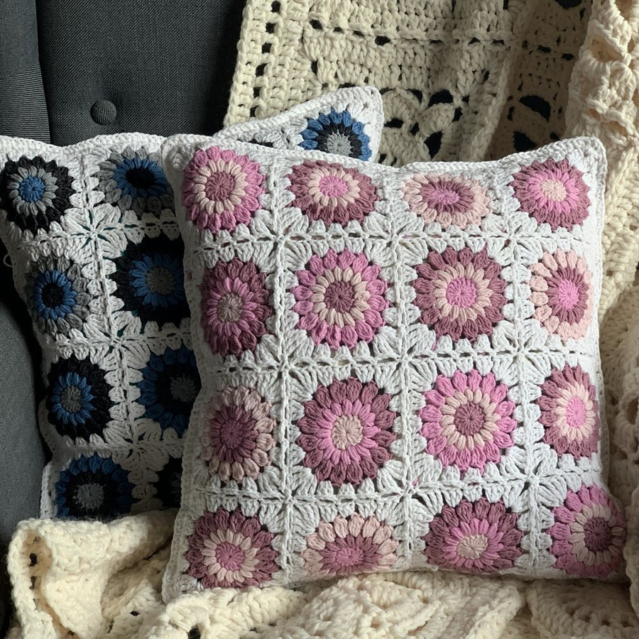 Sweterek, ocieplacz na świecę niebieski