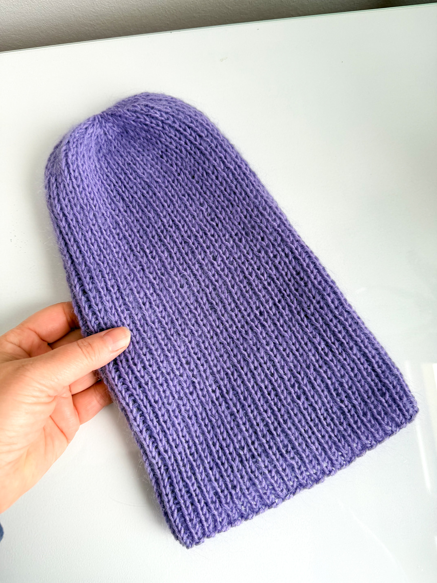 Handgemachte Damenmütze AUREA 100% Baby Merino plus Mohair und Seide 14/11 Violett