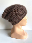 Handgemachte Damenmütze AUREA 100% Baby Merino plus Mohair und Seide 52/15 Zartbitterschokolade