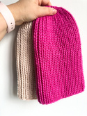 JANKA Women's Chunky Yarn Beanie 105 Magenta Nitkowe Love