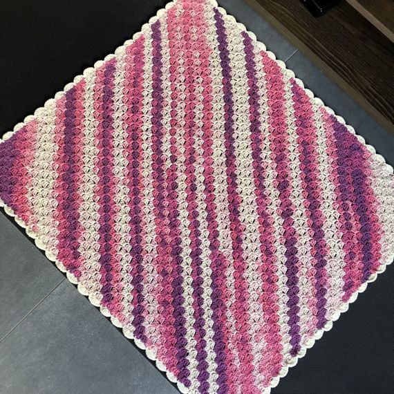 Wykonany ręcznie kocyk dziecięcy 80x80 cm