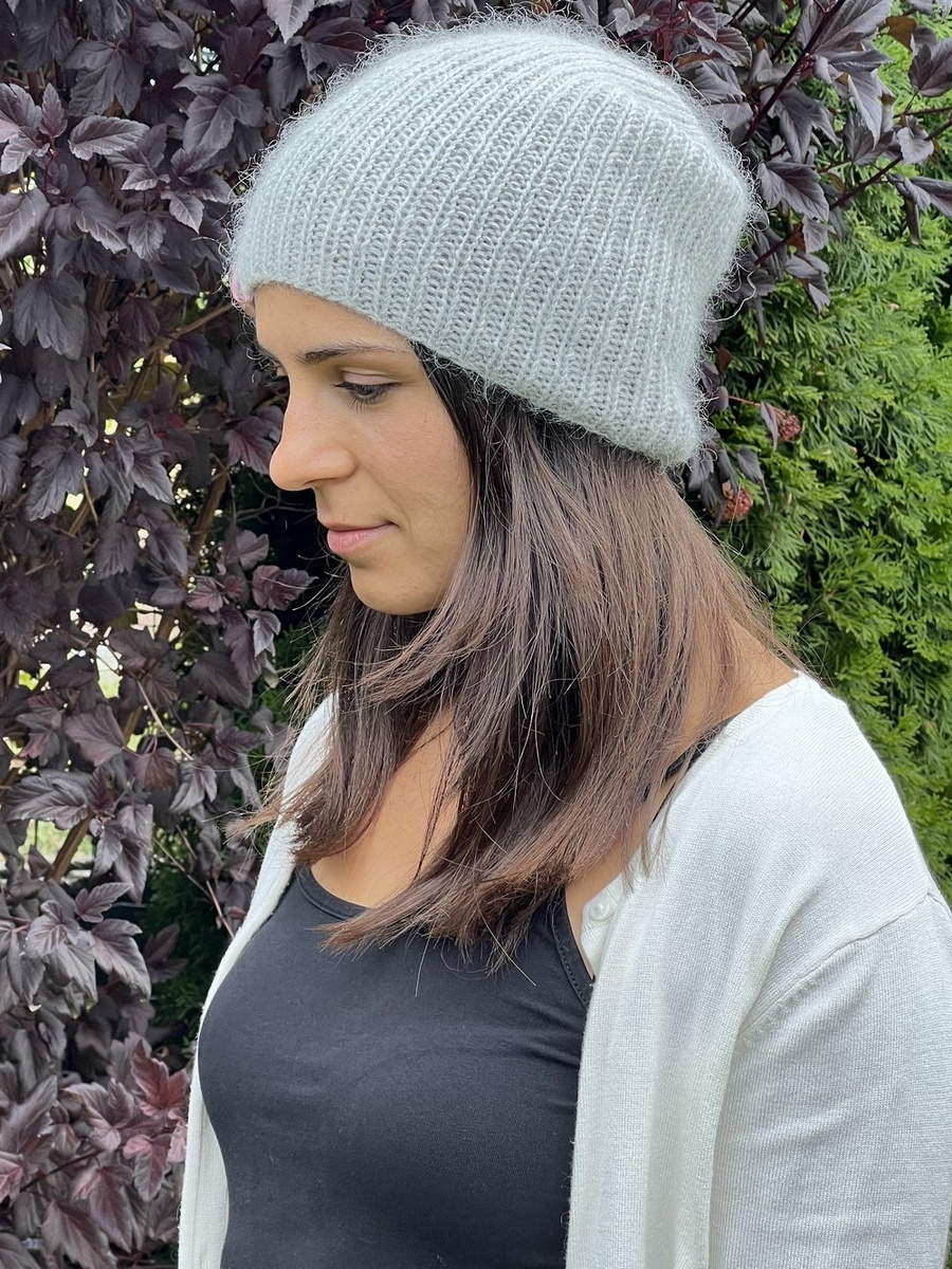 Handmade Czapka damska AUREA 100% Baby Merino plus moher i jedwab 22/44 Jasny Szary