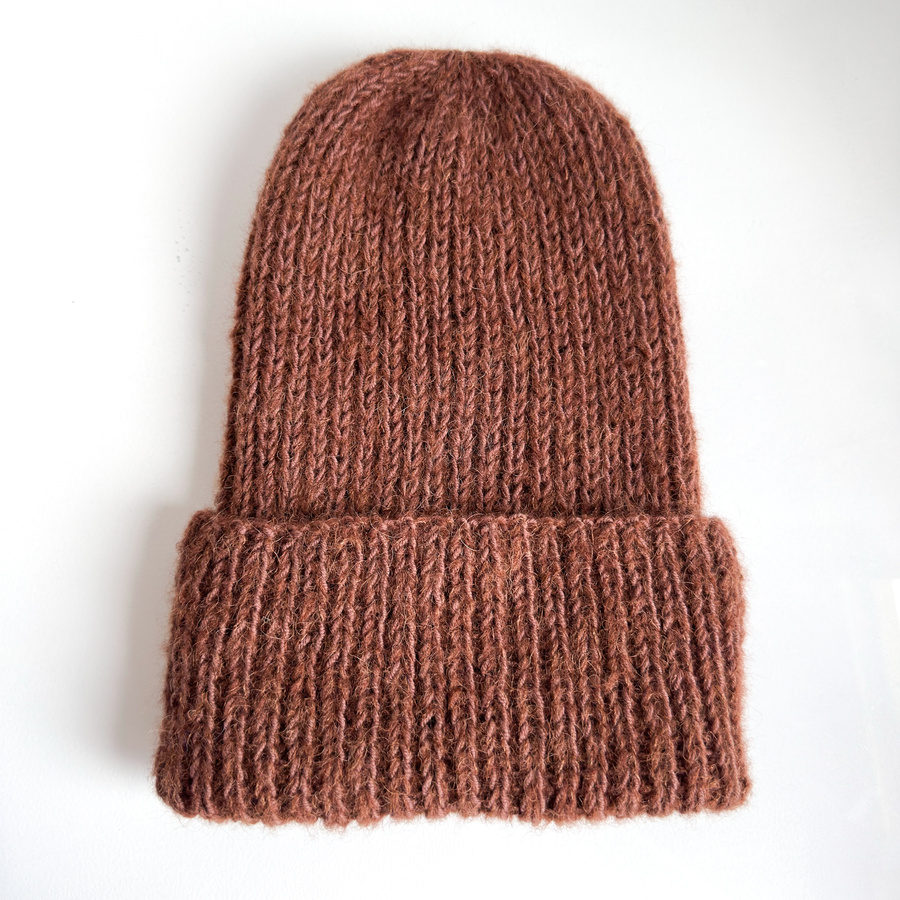 Ręcznie robiona czapka damska MORGANA Merynos, Alpaka z Jedwabiem 59/40 Marcepan