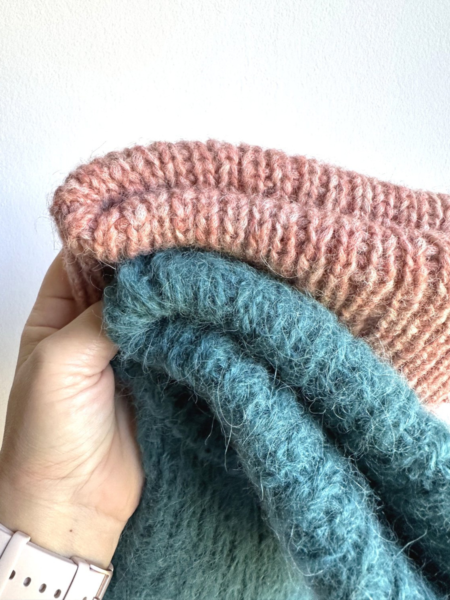 Ręcznie robiona czapka damska WATA CUKROWA Alpaka z Merynosem 8 Petrol