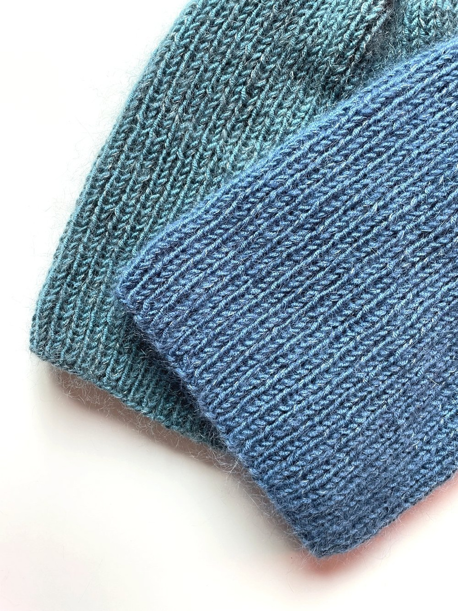 Handgemachte Damenmütze AUREA 100% Baby Merino plus Mohair und Seide 47/37 Nordsee