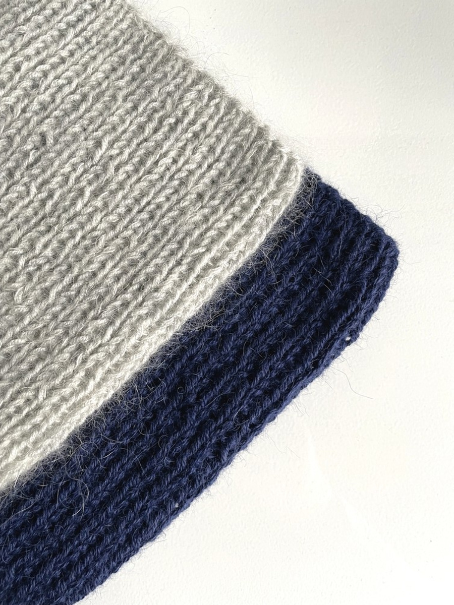 Handmade Czapka damska AUREA 100% Baby Merino plus moher i jedwab 22/44 Jasny Szary