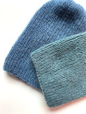 Handgemachte Damenmütze AUREA 100% Baby Merino plus Mohair und Seide 42/27 Petrol