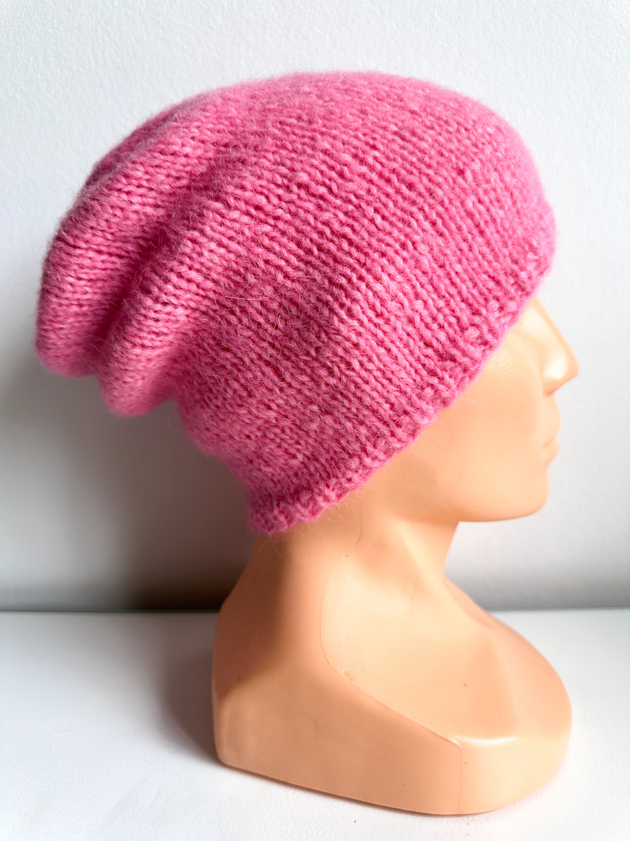 Ciepła czapka ręcznie robiona CHMURKA Alpaka 44 karminowy