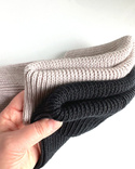 Beanie czapka z wełny merino VARELLA 100% Baby Merino 21 Czarny