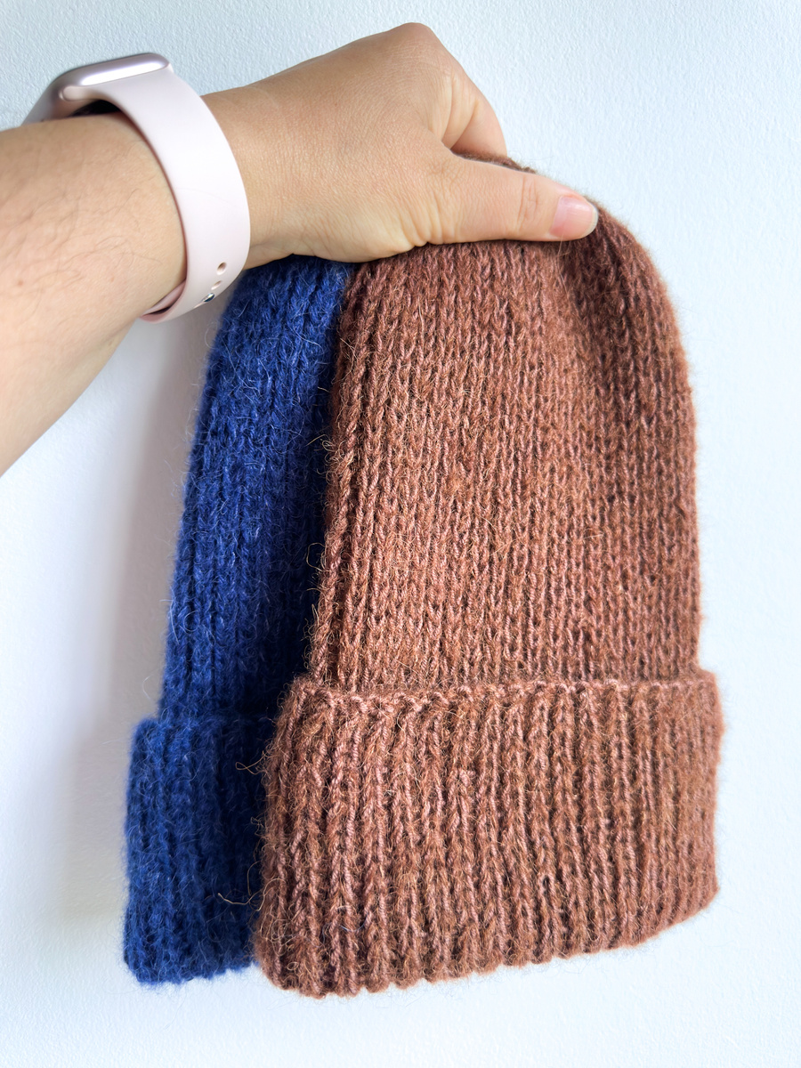 Ręcznie robiona czapka damska MORGANA Merynos, Alpaka z Jedwabiem 59/40 Marcepan