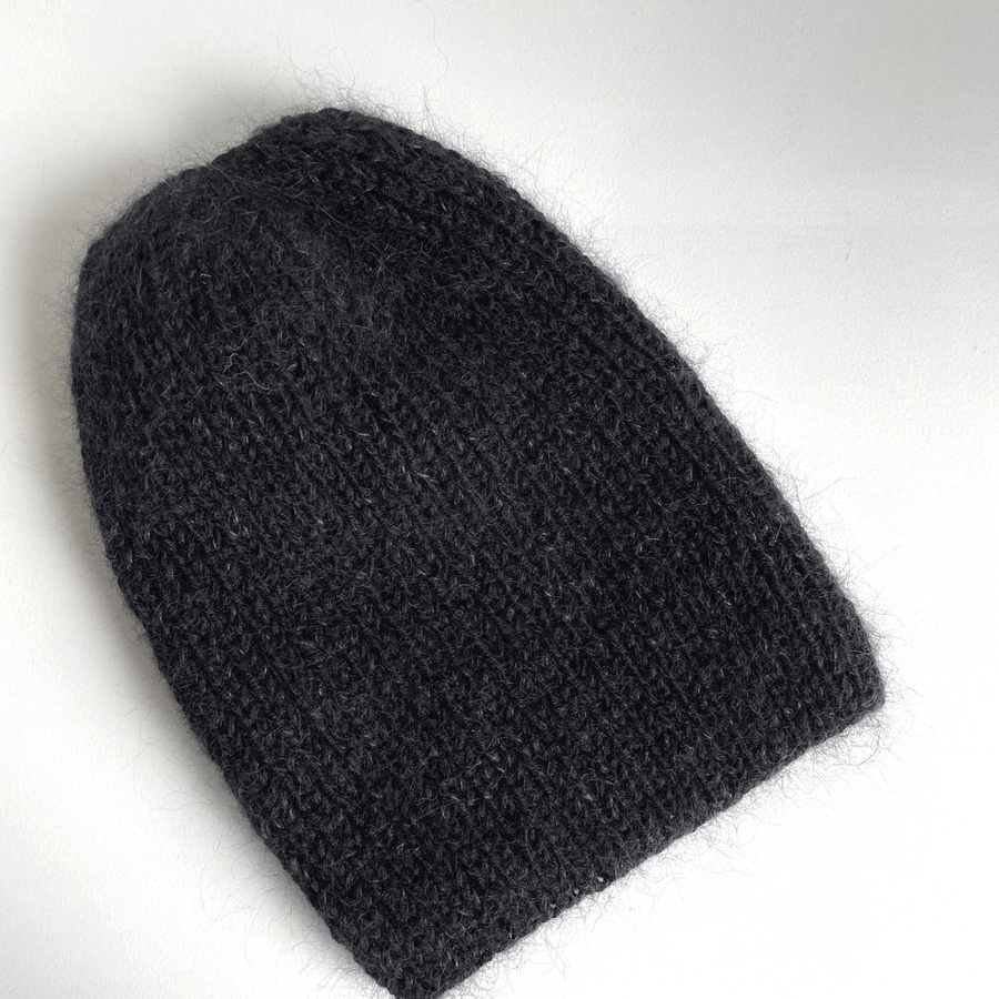 Handmade women's hat AUREA 100% Baby Merino plus mohair and silk 21/02 Black