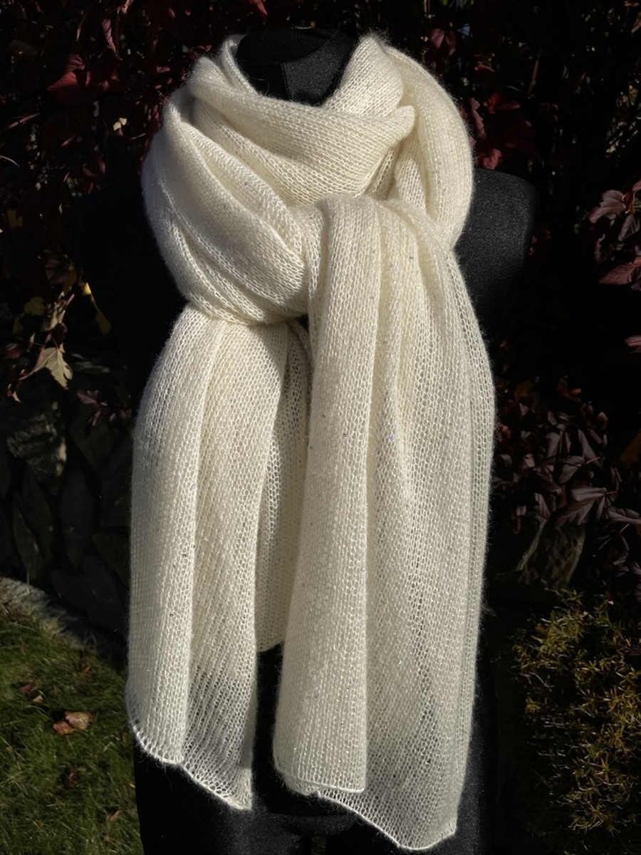 Delikatny i zwiewny szal moher z merynosem Ecru 60 x 210 cm