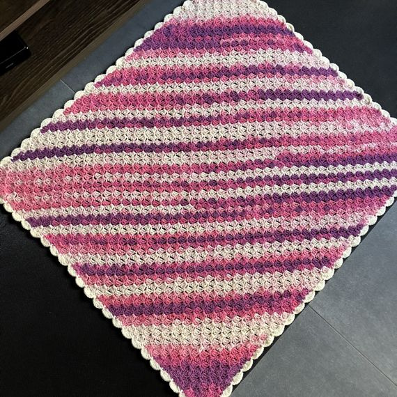 Wykonany ręcznie kocyk dziecięcy 80x80 cm