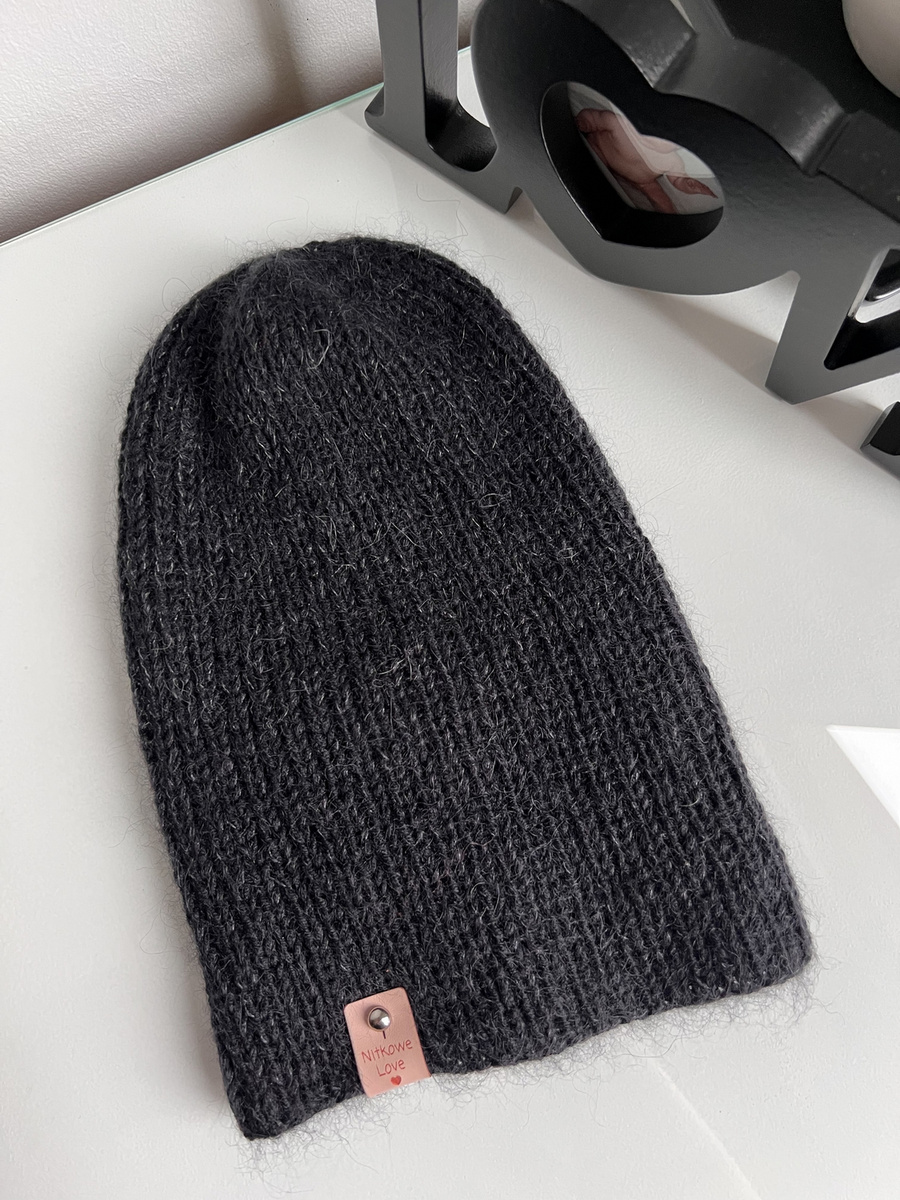 Handgemachte Damenmütze AUREA 100% Baby Merino plus Mohair und Seide 21/02 Schwarz