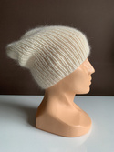 Handgefertigte Damenmütze AUREA 100% Baby Merino plus Mohair und Seide 02/01 Ecru