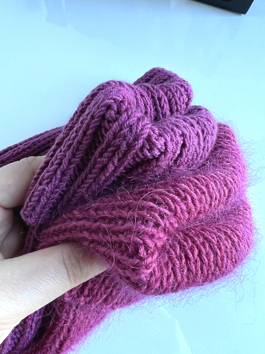 Wywijana czapka merino HELLI 100% Baby Merino 34 Wrzos