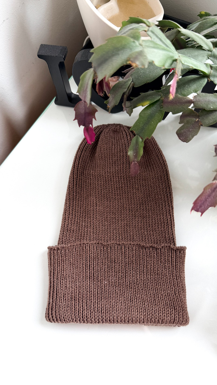 Beanie czapka z wełny merino VARELLA 100% Baby Merino 62 średni brąz