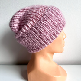 Ręcznie robiona czapka beanie AUREA 100% Baby Merino plus moher i jedwab 54/63 Pudrowy róż