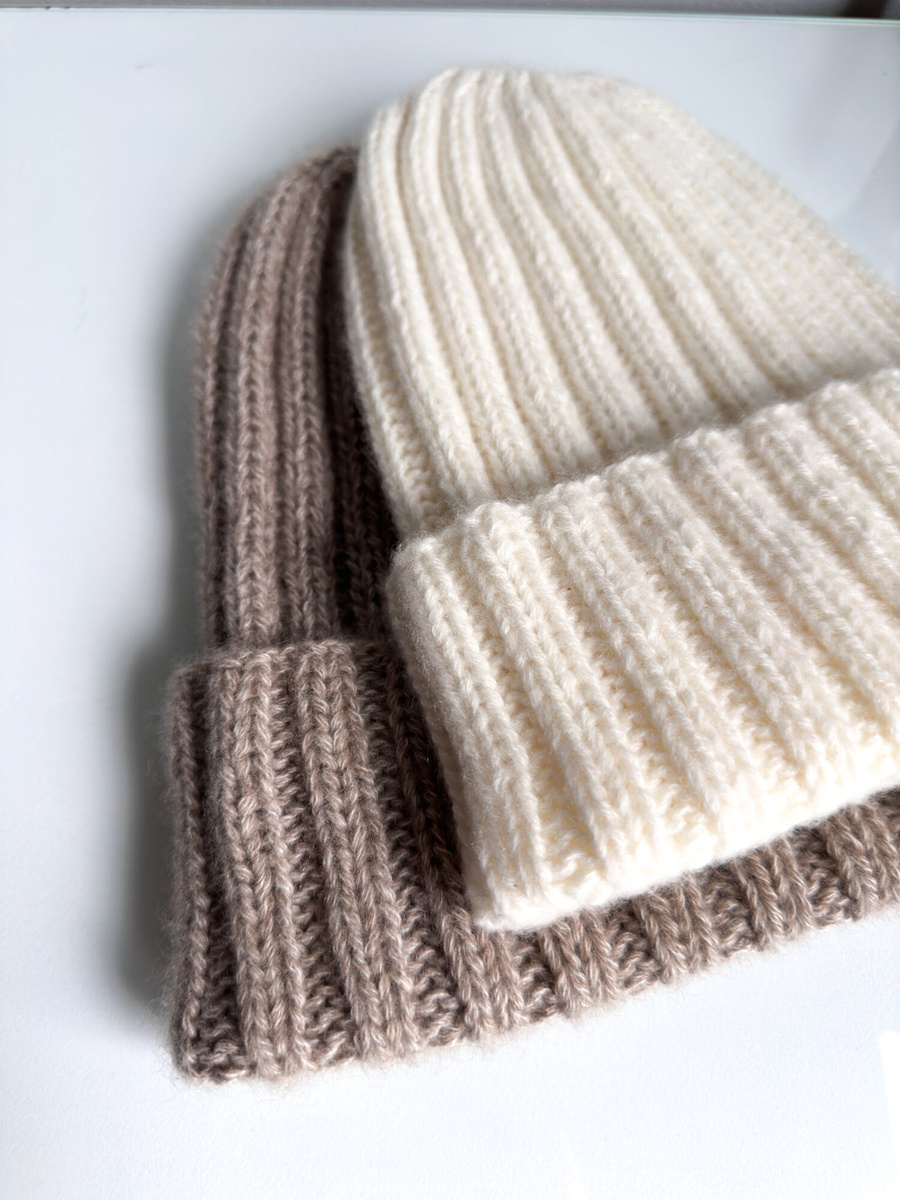 Wywijana czapka kaszmirowa 100% kaszmir MARLA 501 Neve