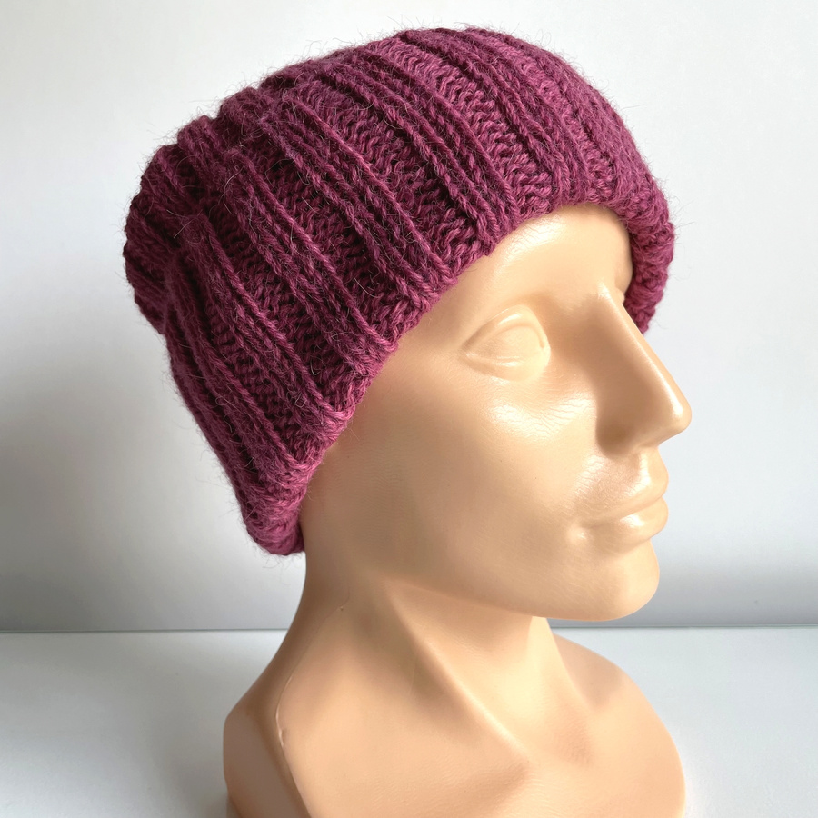 LAURIN Handgemachte Mütze aus 100% Alpaka 3770 Dunkelfuchsia