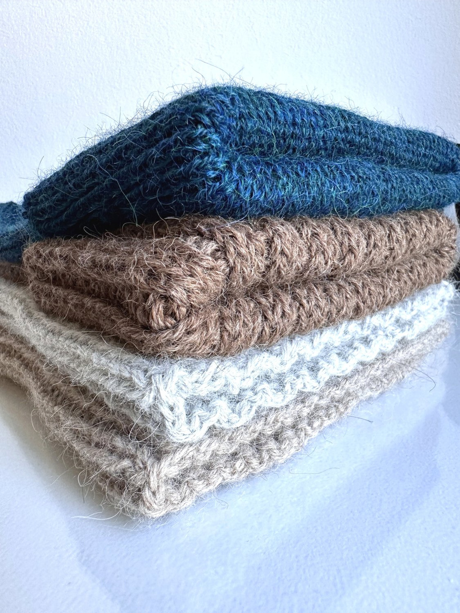 LAURIN Handmade Beanie 100% Alpaca 9037 jasna morska zieleń