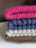 Ręcznie robiona czapka beanie AUREA 100% Baby Merino plus moher i jedwab 08/13 Fuksja